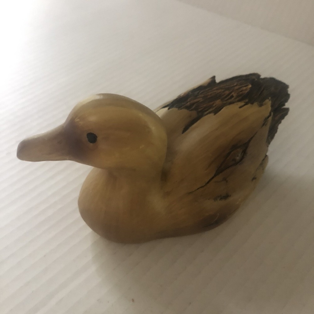 Ganz Duck  Resin Figurine Faux Wood Cabin Rustic Farm House Nature
